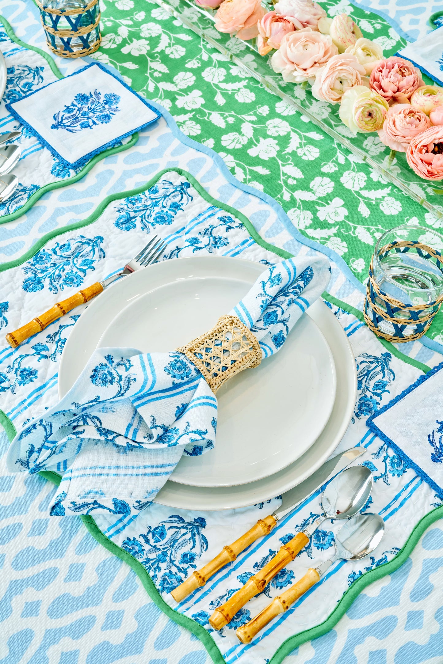 Roller Rabbit Lily Stripe Scalloped Placement Set